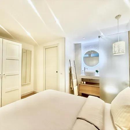 Paulmarie Olympia Apartment